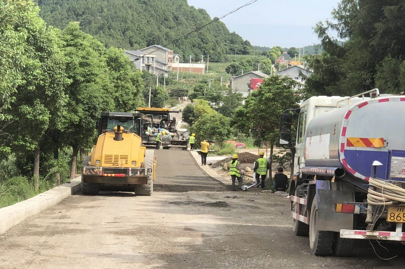路橋集團(tuán)搶晴天、戰(zhàn)雨天、斗夜間  全力以赴推進(jìn)國道347項(xiàng)目建設(shè)