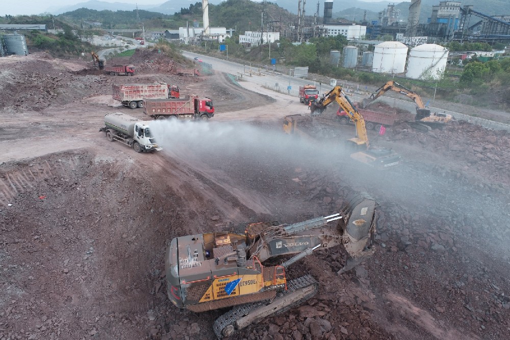 不停工、不斷檔，假期建設(shè)忙！